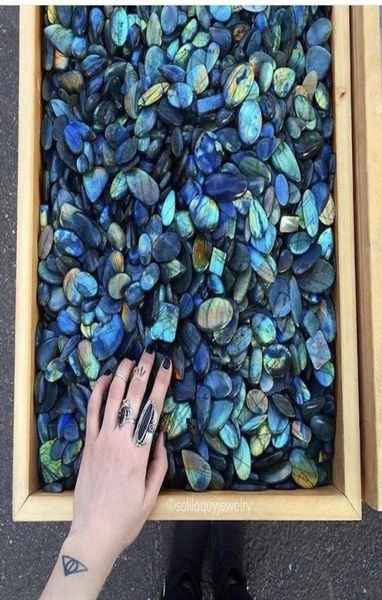 

20 pcs random natural colorful labradorite quartz crystal polish pendant healing7431410, Black