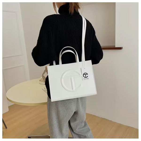

designer bag women's shoulder bag fashion bag handbags autumn/winter new handbags solid color letters 2023 est new bag