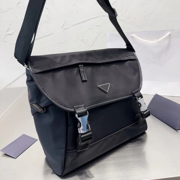 

2023 mens messenger bags designer bag crossbody shoulder bag fashion men cross body black nylon briefcase triangle 5a quality
