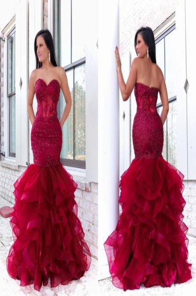 

2022 red tulle ruffles evening dresses formal elegant strapless lace applique beaded sheer waist open back prom dress long homecom4853434, Black;red