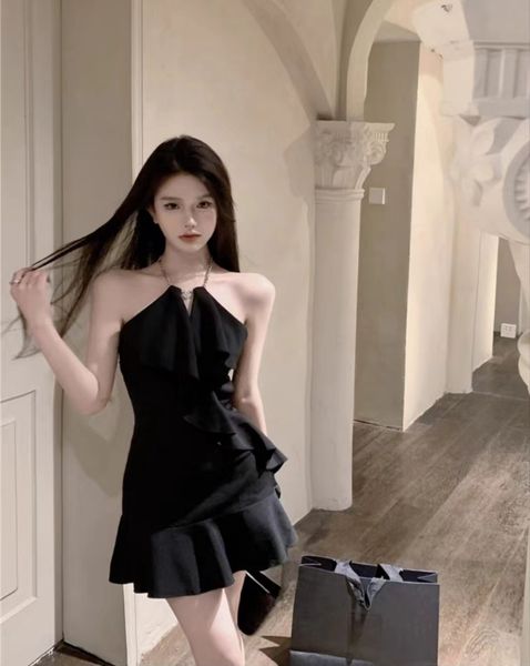 

mid hepburn style chain hanging neck strap dress women's summer small black skirt short skirt off shoulder a-line ruffle edge skirt, Black;gray