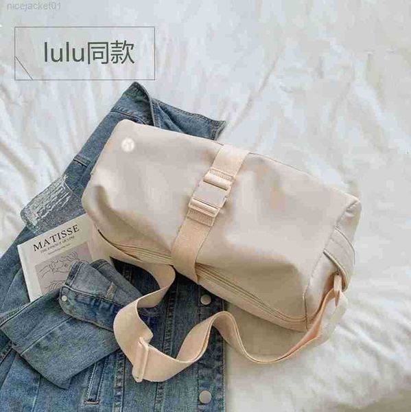 

2023 designer luluslemens bag same outdoor fitness large capacity toast bag oxford cloth sports leisure travel bag oblique straddle tote bag