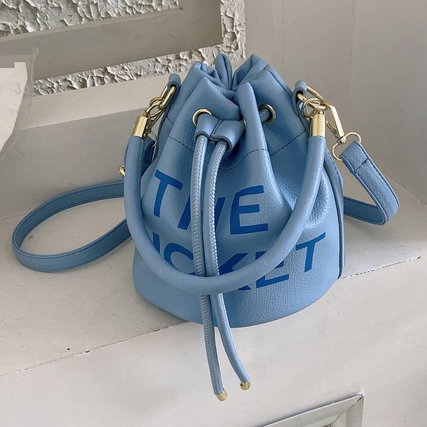 

evening bags luxury band designer bucket handbag and purse shoulder crossbody bag women soft leather fashion messenger bag 230822