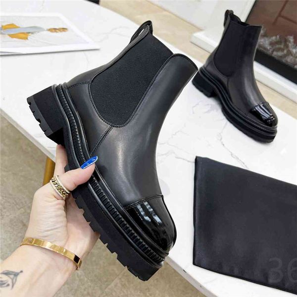 

fashion women's boots 2023 channel luxury design vintage decorative letter logo autumn and winter casual martin boots snowy anti slip s, Black