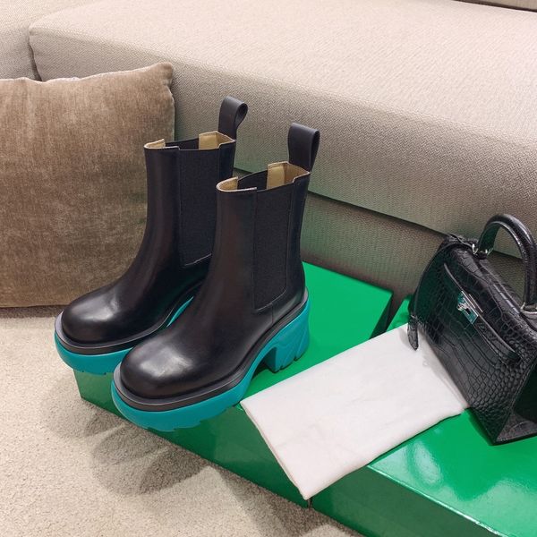 

designer laureate women boots brand flamingos love arrow medal martin boot winter genuine leather coarse high heel shoes luxury 0822, Black