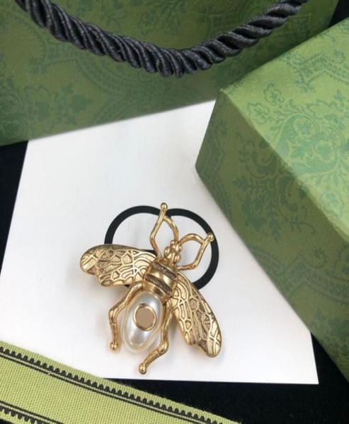 

retro gold bee brooches luxury jewelry gift brooch women jackets lapel pins with box77818726242425, Gray
