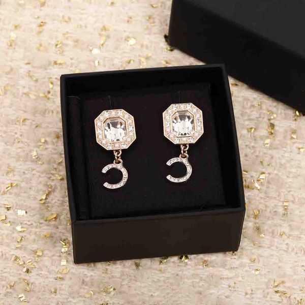 

2023 luxury quality charm square shape stud earring with diamond and white crystal beads design in 18k gold plated have box stamp ps7496b, Golden