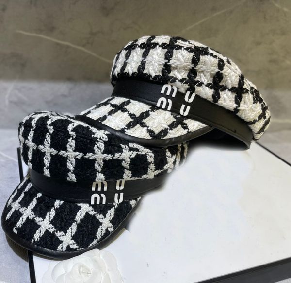 

brand letter berets british flat hat fashion plaid octagonal hat exquisite driver's cap travel men's women's hats, Blue;gray