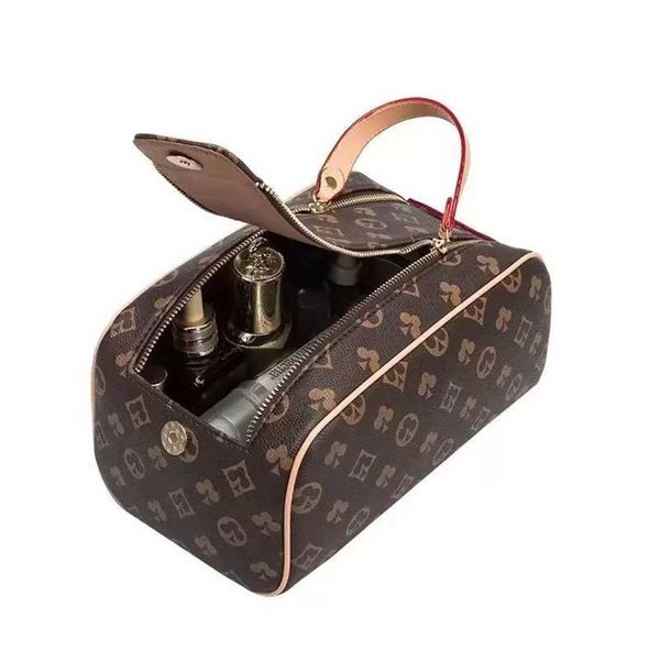 

women cosmetic bags fashion for men lady travelling toiletry bag toilet designer woman wash large capacity makeup cases luxurys po236s