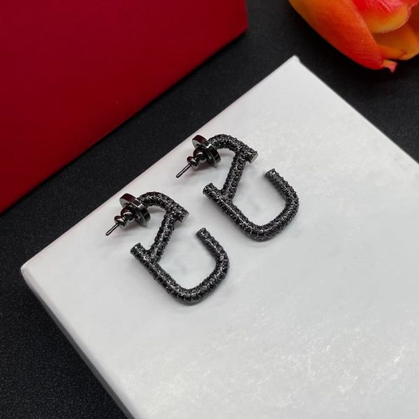 

fashion earrings designer for women diamond v letter stud 925 silver 18k gold plated jewelry valentine wedding gifts