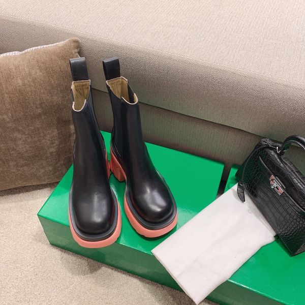 

designer laureate women boots brand flamingos love arrow medal martin boot winter genuine leather coarse 0822, Black
