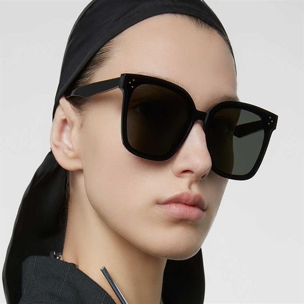 

2020 brand women sunglasses gentle high-grade v designer monster sunglass cat eye female elegant sun glasses fashion lady oculos 0216k, White;black