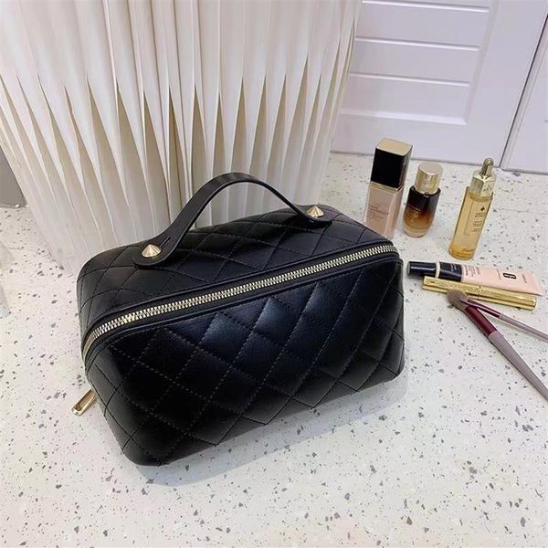 

big lady leather cosmetic bags fashion makeup bag women designers toiletry travel pouch ladies purses gift small purse299m