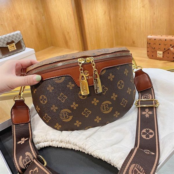 

women crossbody bag brand casual leather chest bags for women vintage pattern waist bags new style vacation fanny packs219q