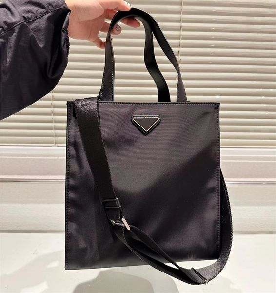 

2023 nylon totes shoulder bags woman designer bag crossbody tote bag fashion travel purses solid black triangle 5a