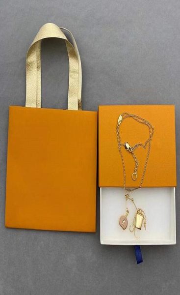 

luxury flowers pattern pendant necklaces fashion man woman letter women party wedding lovers gold necklace gift hip h6553043, Silver