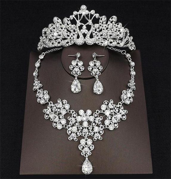

2018 drop rhinestone wedding jewelry set necklace crown tiaras crown earrings headwear beading three piece party bridal acc8506341, White