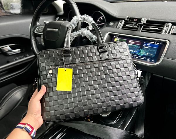 

luxurys men business briefcase one shoulder pressed grid handbag computer bag genuine leather zipper simple casual pocket solid handbags bla