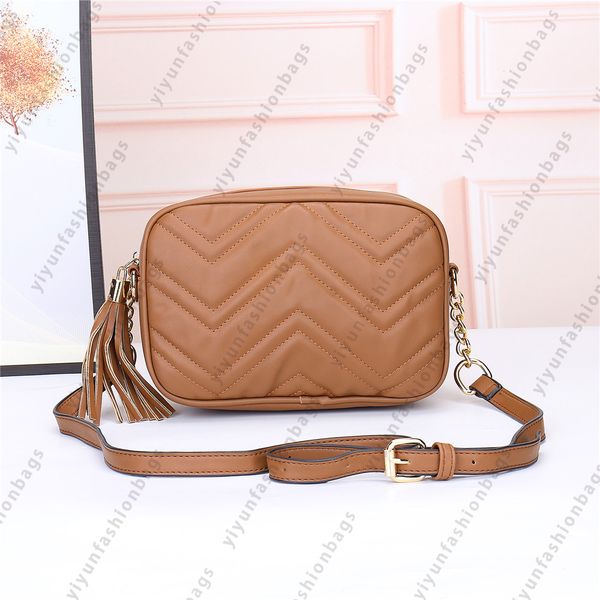 

luxury shoulder bag brand cross body classic flap envelope bag shape designer stitch leather ladies metal chain flap messenger g010