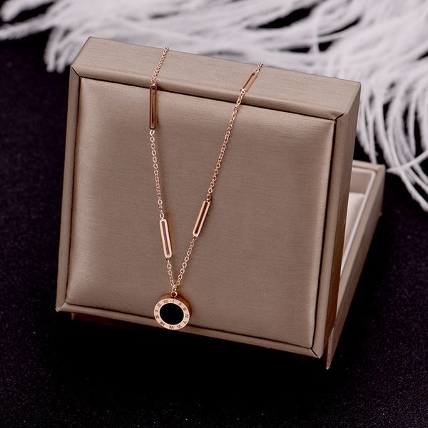 

titanium titanium steel female classic roman black and white double -sided design sense pendant chain without box, Silver