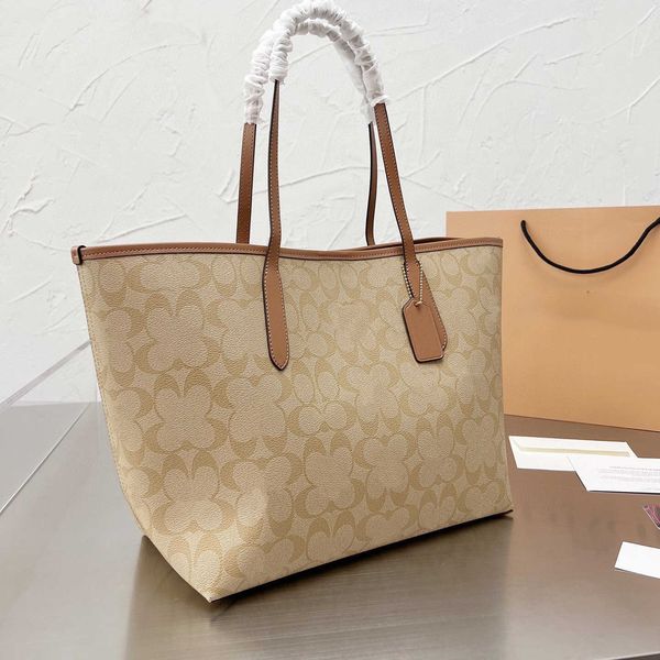 

luxury designer leather shoulder bag large capacity travel bag bucket bag classic letter pattern fashion handbag with suction buckle c3039