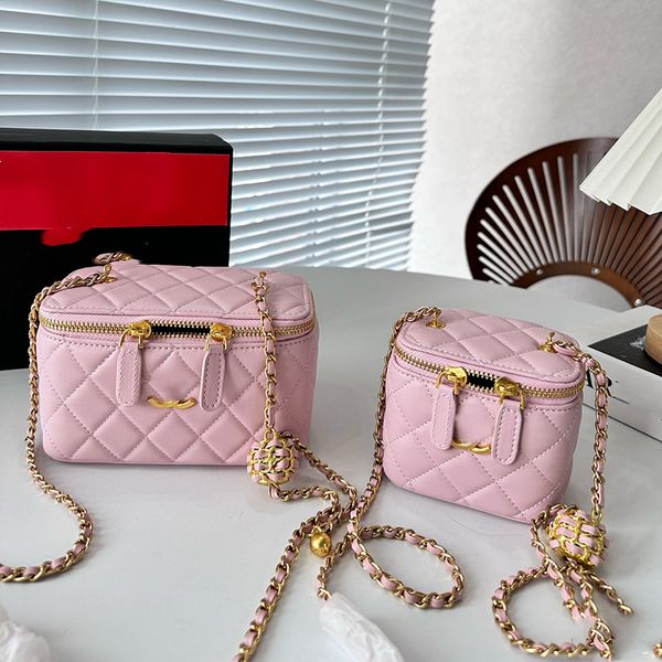 

fashion womens mini makeup bag leather diamond gold hardware metal c-buckle luxury handbag matelasse chain crossbody bags designer braided s