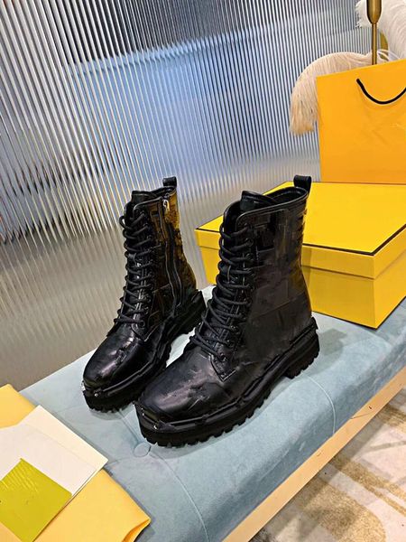 

comfortable flat bottom casual suede chelsea boots thick soled leather overshoot combat color contrast low heel martin ankle 0821, Black