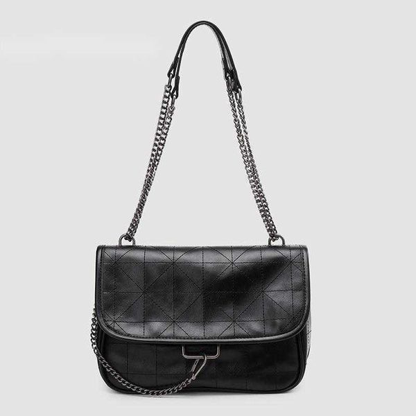 

2023 women's bag black versatile rock soft single shoulder messenger bag lingge chain wandering women's bag