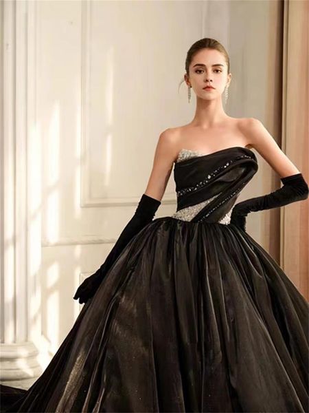 

new black ball gown wedding dresses beaded heavy industry long tail satin retro style hs3110, White