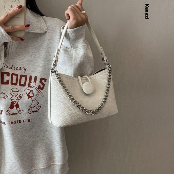 

evening bags versatile handbags for women underarm shoulder metal chain luxury designer solid color crossbody bag 2023 simple trendy 230824