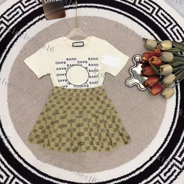 

luxury designer clothing sets kids t-shirt monogrammed shortst fashion british fashion brand summer childrens treasures girls fashionable pl, White