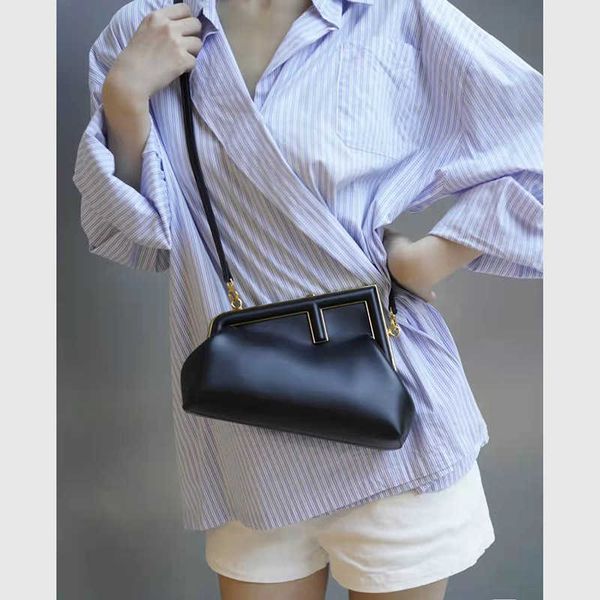 

outdoor designer bags tote fanny cloud bag fashion women's bag underarm clip shoulder bag oblique straddle handheld women's bag fe