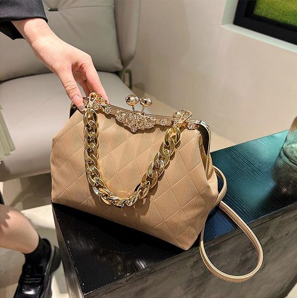 

factory wholesale women shoulder bags 5 colors solid color embossed leather handbag elegant rhombic retro pinch chain bag metal carving fash