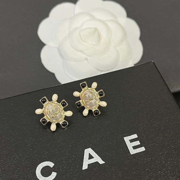 

luxury brand new black round earrings with designer logo women's luxury crystal jewelry earrings small size gift stud summer 2023 popul, Golden;silver