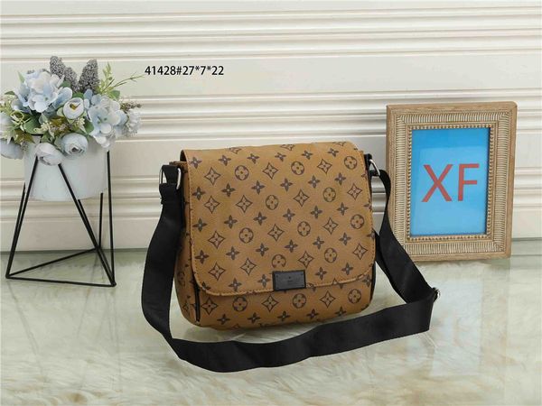 

luxurys designers mens shoulder bags man briefcases fashion handbag bolsas messenger bag crossbody bag purse v007