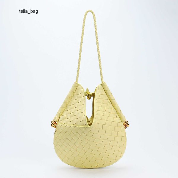 

vegetable venetaas basket flipflap woven luxury versatile bag 2023 classic cowhide bottegaas generous girl one bags shoulder oblique straddl