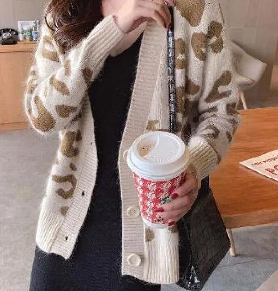 

2023 new women's sweaters designer classic letter printed women fashion simple casual cardigans wool kit high street cc coat leopard pr, White;black