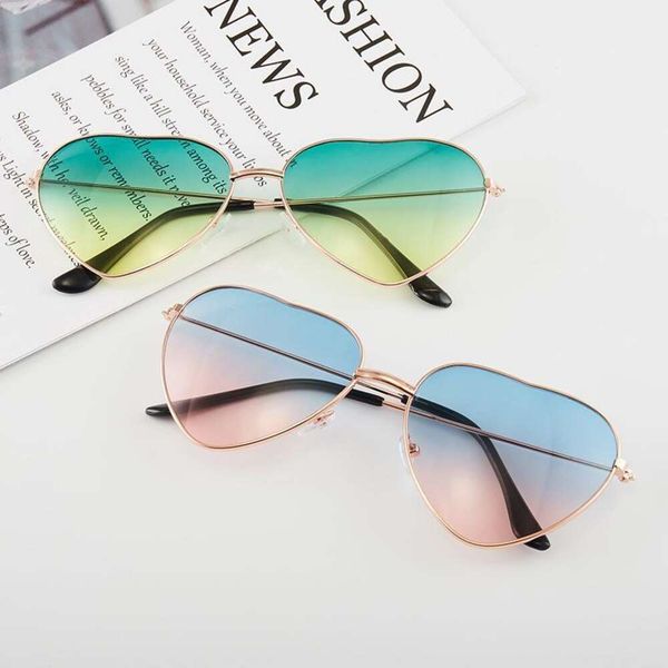 

metal heart sunglasses ocean piece glasses fashion street candy color, White;black