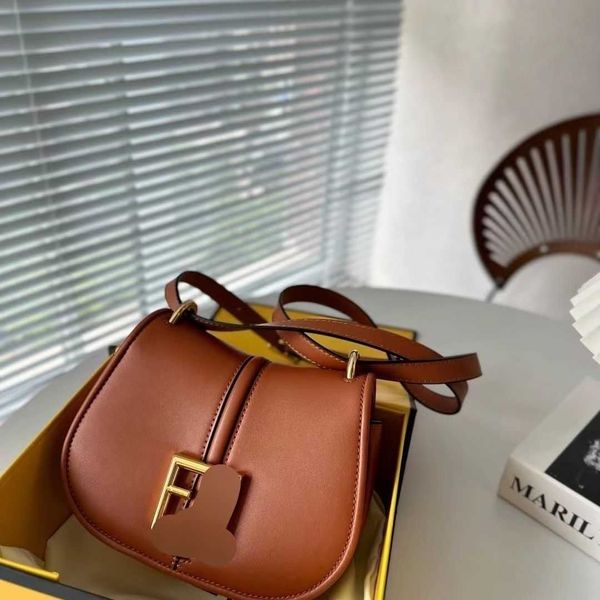 

saddle bag embroidered designer bag outdoor fashion bag big letter women's style bags travel multi layered forest brown bag 6m9n