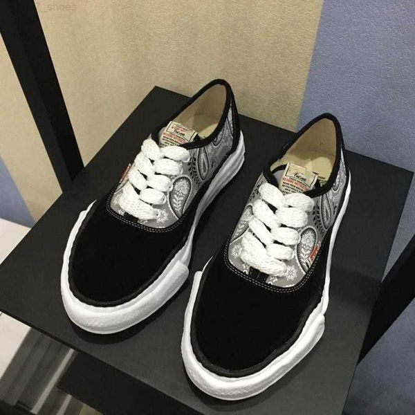 

mmy shoes dissolving fashion brand maison mihara yasuhiro cashew flower canvas shoes men's and women's thick soled board shoes, Black