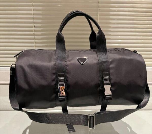 

designer duffle bag classic nylon travel luggage handbags fashion men jointly signed travel outdoors shoulder bags womens totes handbags