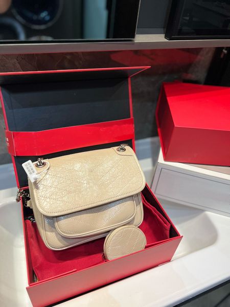 

luxury designer silver messenger bag women's leather shoulder bag fashion casual flip small bag leather chain bag