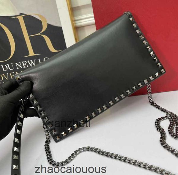 

crossbody valantionc new bag bags designer luxury classic ladies cowhide women beach handbags riveted metal fashion large capacity leather h