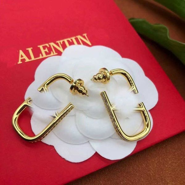 

designer earrings valentino luxury v-letter rhinestones fashion versatile 925 silver needle premium earrings for women quality fashion acces, Golden;silver