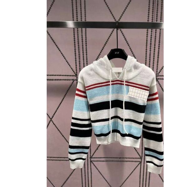 

early autumn new fashion jacquard letter temperament reduced collar style slim knitted hooded sweater short color striped knitted hooded, White;black