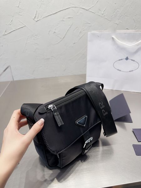 

new canvas messenger bag large capacity men's and women's commuter shoulder bags are versatile and ppractical