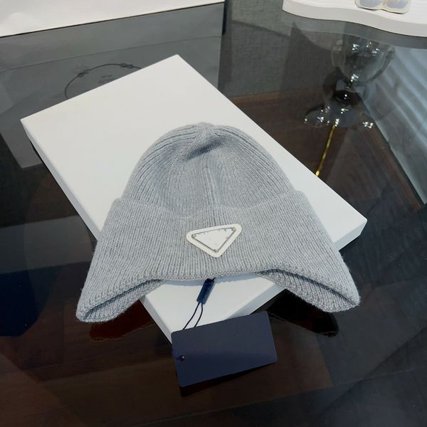 

2023 winter beautiful letter decoration knitwear ball hats trucker luxury designer hat american fashion truck cap casual baseball hats, Blue;gray