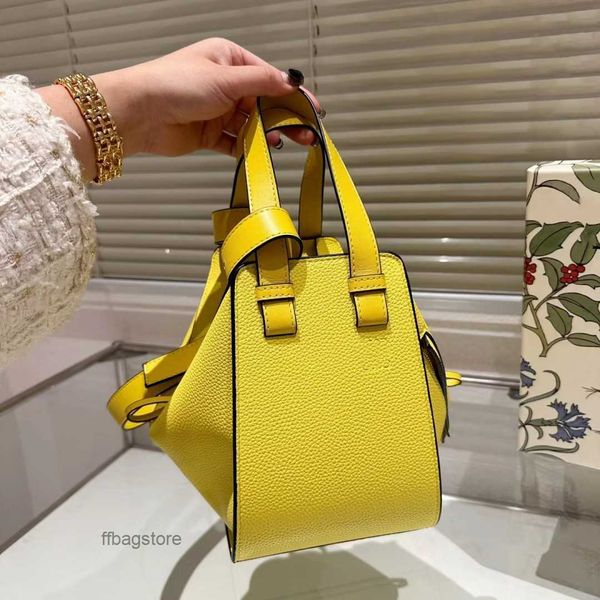 

lowe crossbody 2023 versatile hanging shoulder litchi bag purse advanced designer wing leather bags one pattern girl handheld with spain vbq