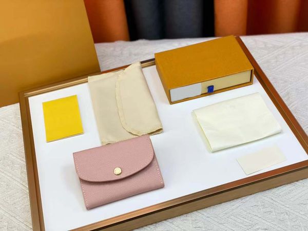 

m41939 diamond pattern is small and exquisite but extremely practical. this colorful envelope coin purse is small and compact., Red;black