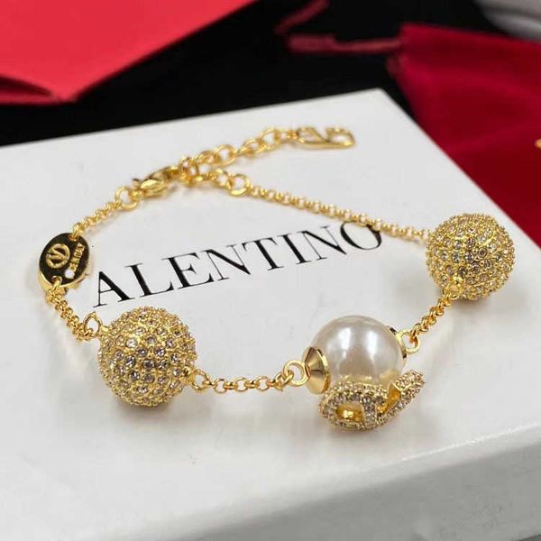 

designer bracelet valentino luxury full water diamond v-letter style luxury pearl three bead bracelet valentine's day gifts quality fas, Silver